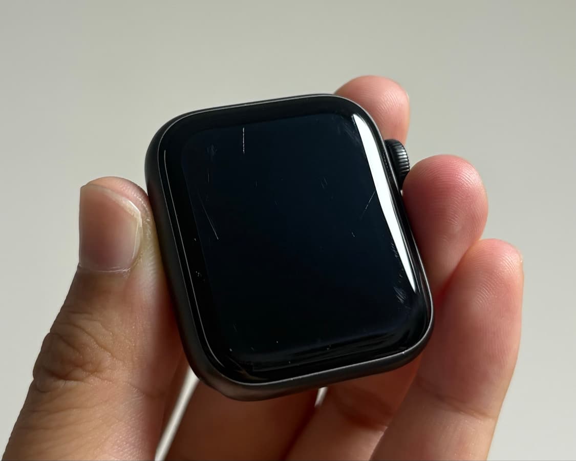 애플워치se 40mm 스페이스 그레이 배터리 100% 상품이미지3