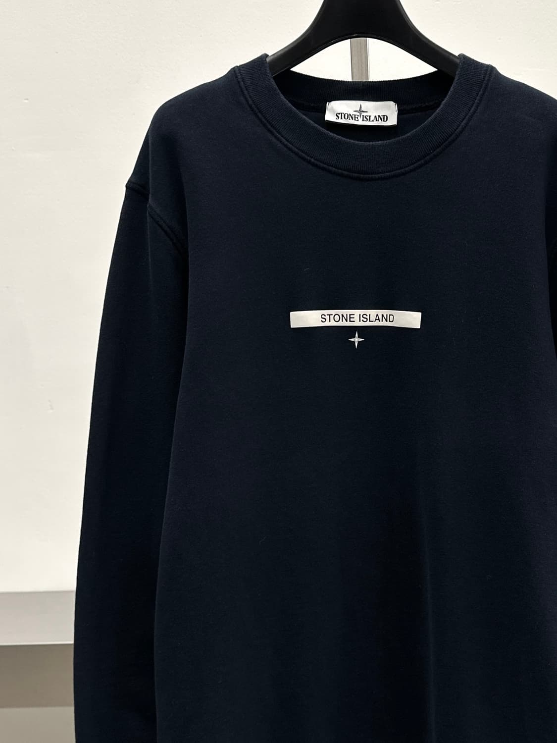 스톤아일랜드 다크네이비 빅로고 맨투맨 상품이미지2