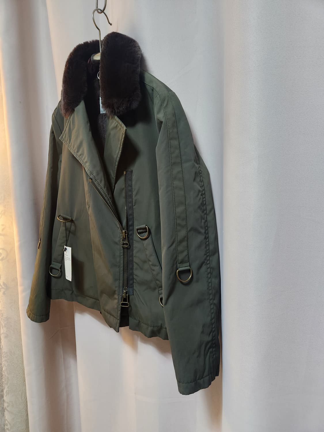 zarina 토끼털 카키색 퍼카라 숏패딩(수입브랜드) 상품이미지3