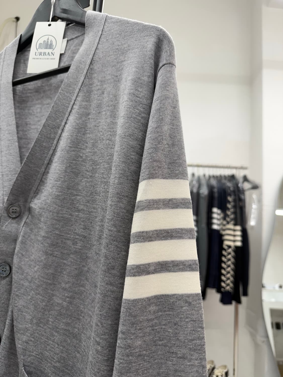 [4] 톰브라운 사선완장 메리노 울 가디건 상품이미지3