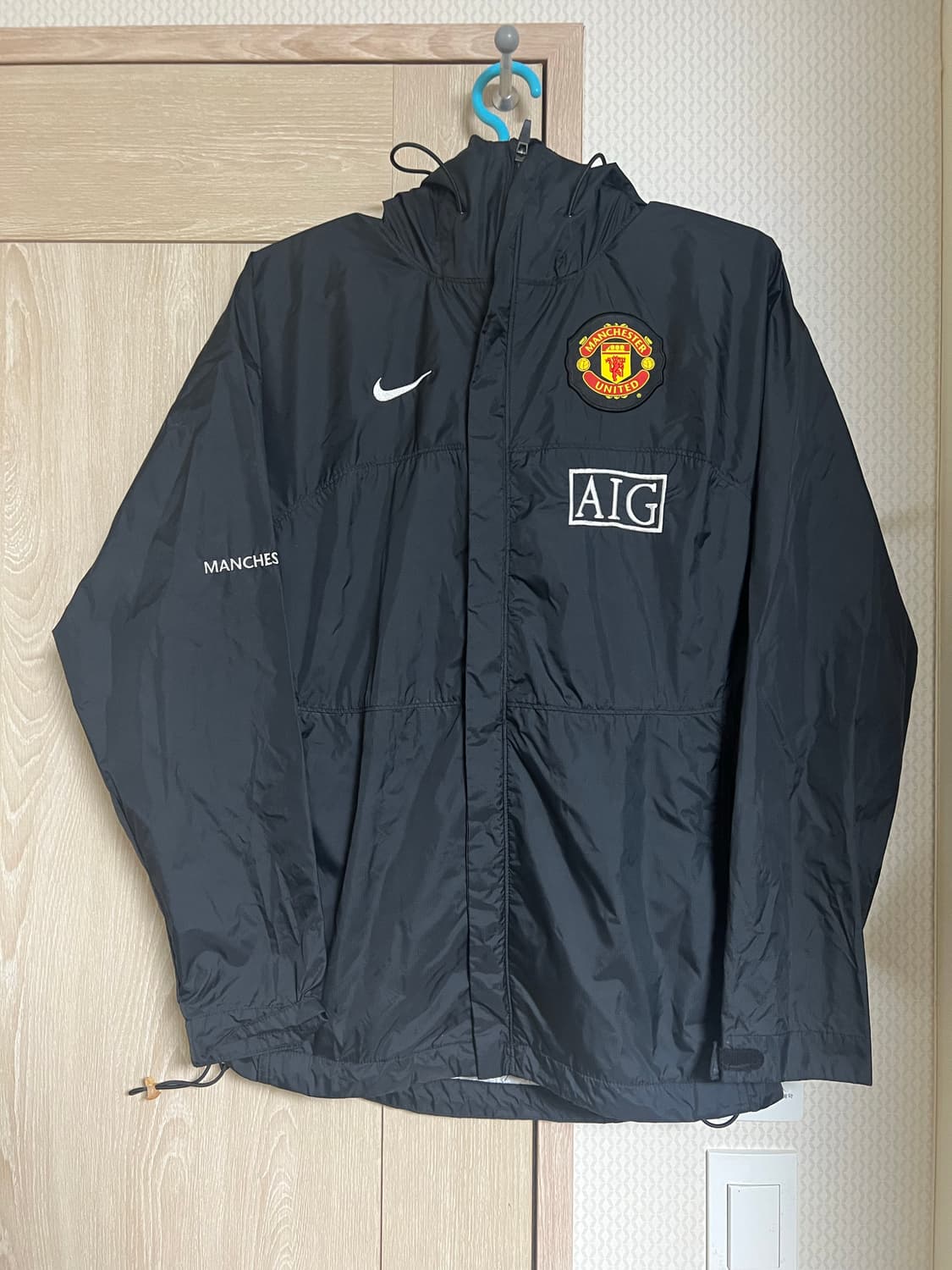 나이키 맨체스터유나이티드 블랙 바람막이 상품이미지1