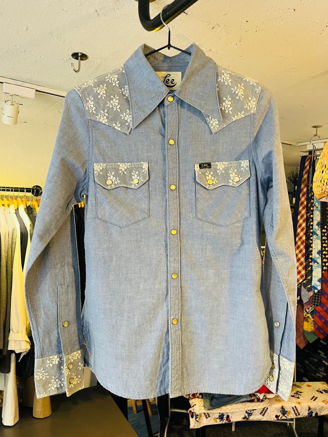 리 레이스 디테일 웨스턴 데님 셔츠 상품이미지1