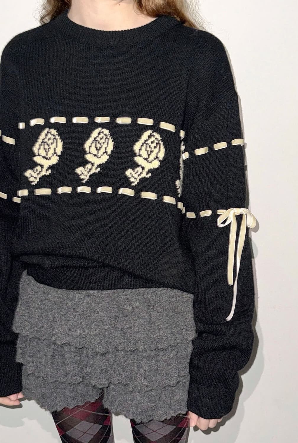 시눈 로즈 벨벳 아일렛 니트 블랙 상품이미지1