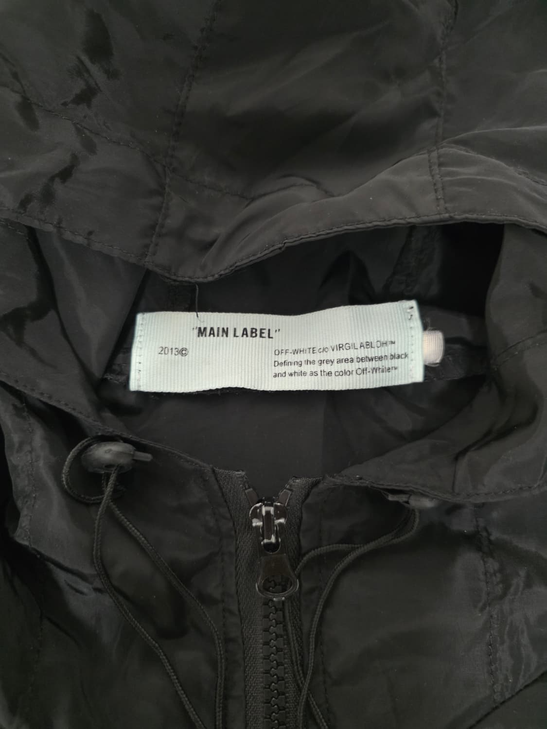 오프화이트 파이어 테이프 애로우 윈드쉴드 블랙 가단 63cm 상품이미지6