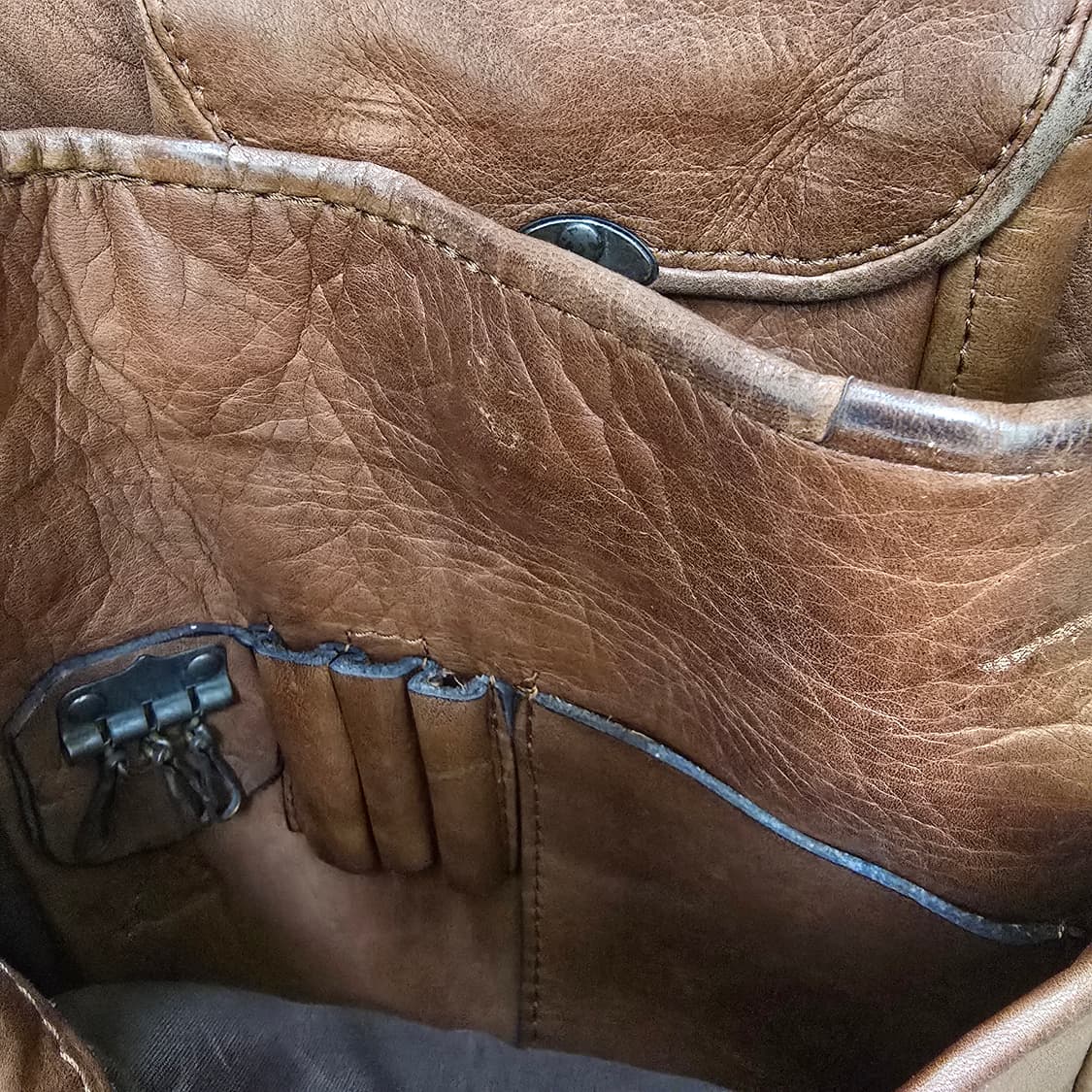 Made in Japan Vintage 카우레더 크로스백 상품이미지7