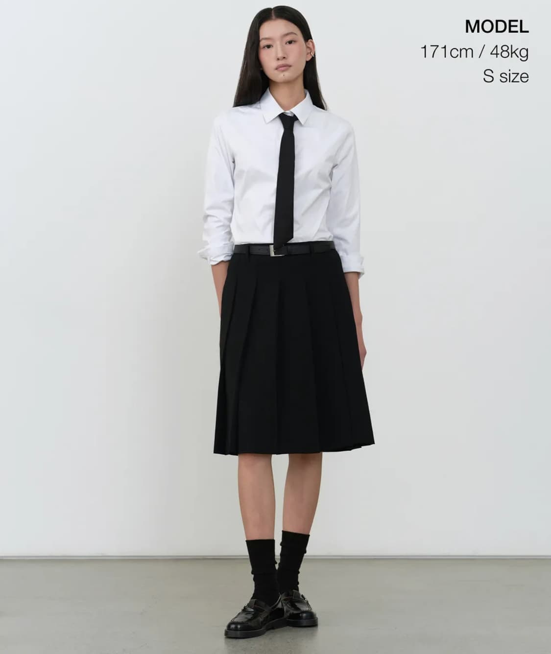 우먼즈 플리츠 니 렝스 스커트 [블랙] 상품이미지1