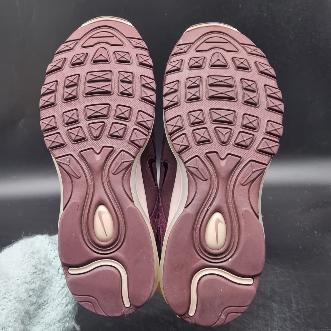 나이키 에어맥스 97 se 버건디운동화245 상품이미지3