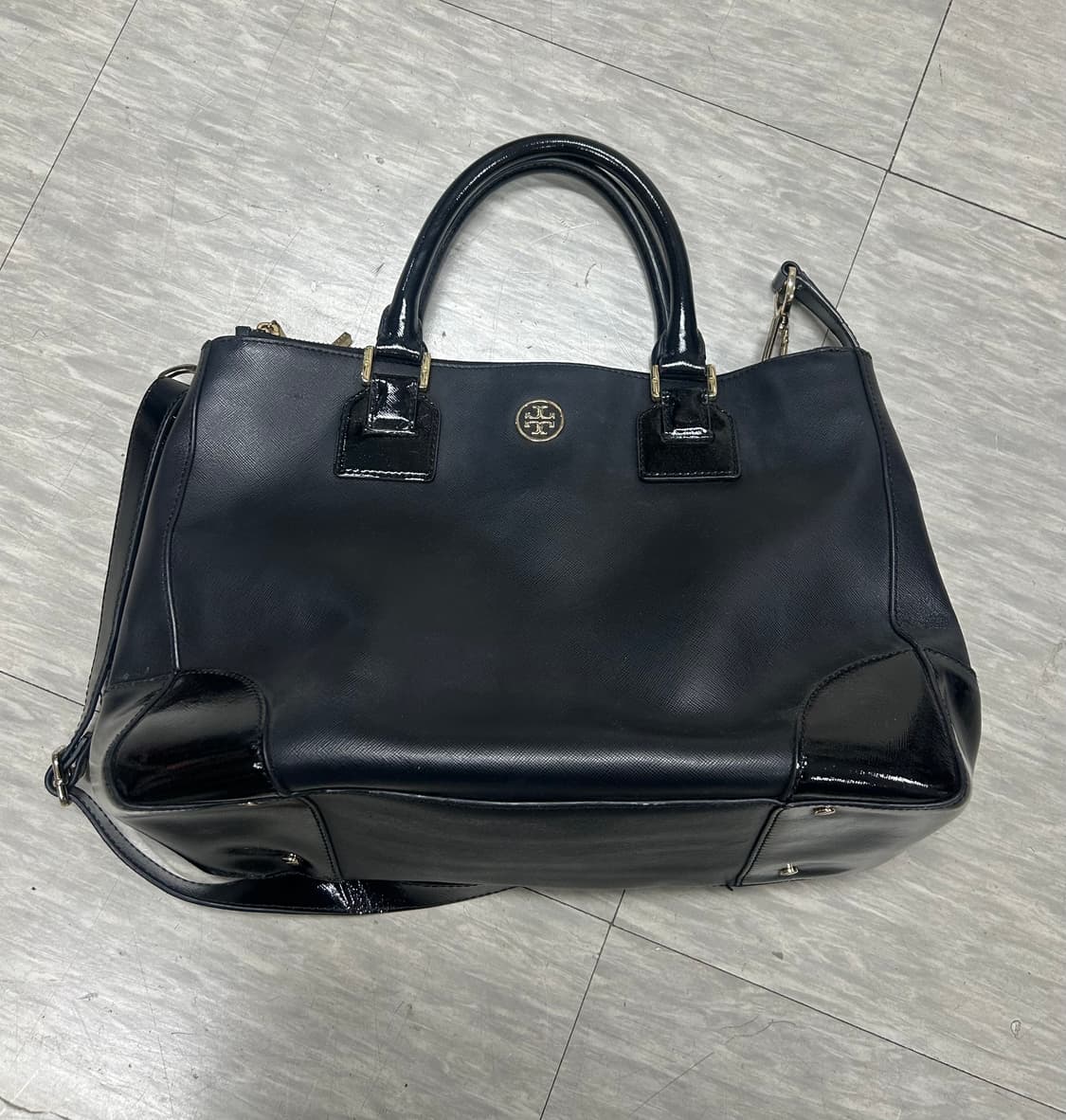 토리버치 블랙 가죽 토트백 상품이미지1