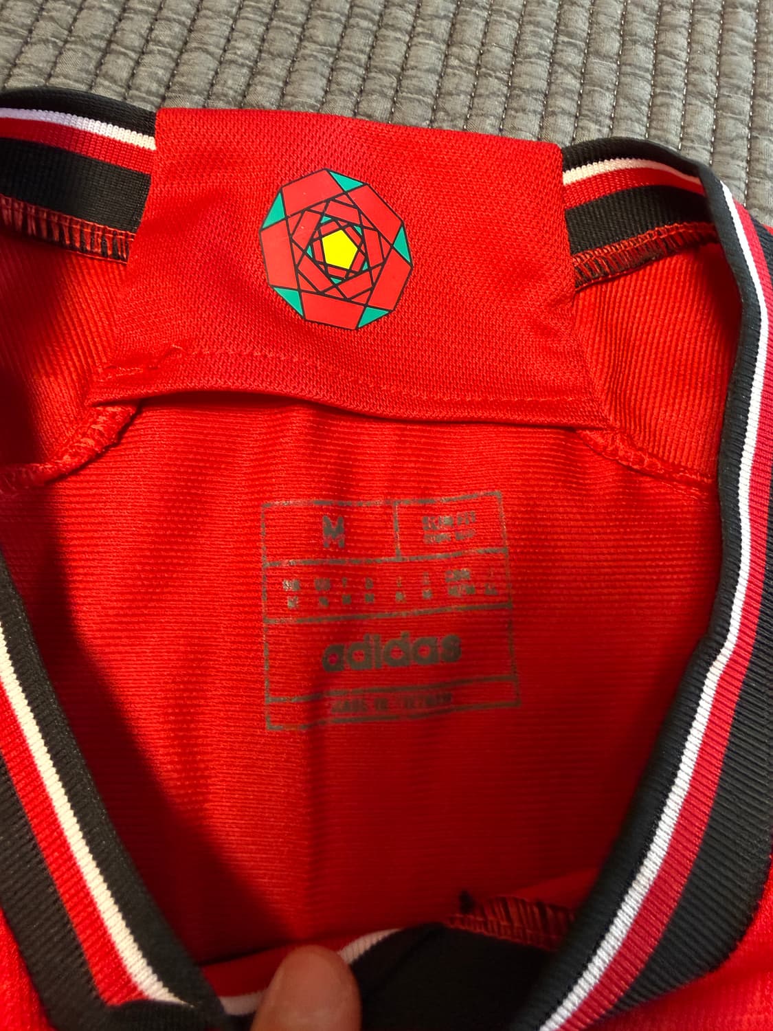 아디다스 맨유 23/24 홈 어센틱 유니폼 상품이미지4