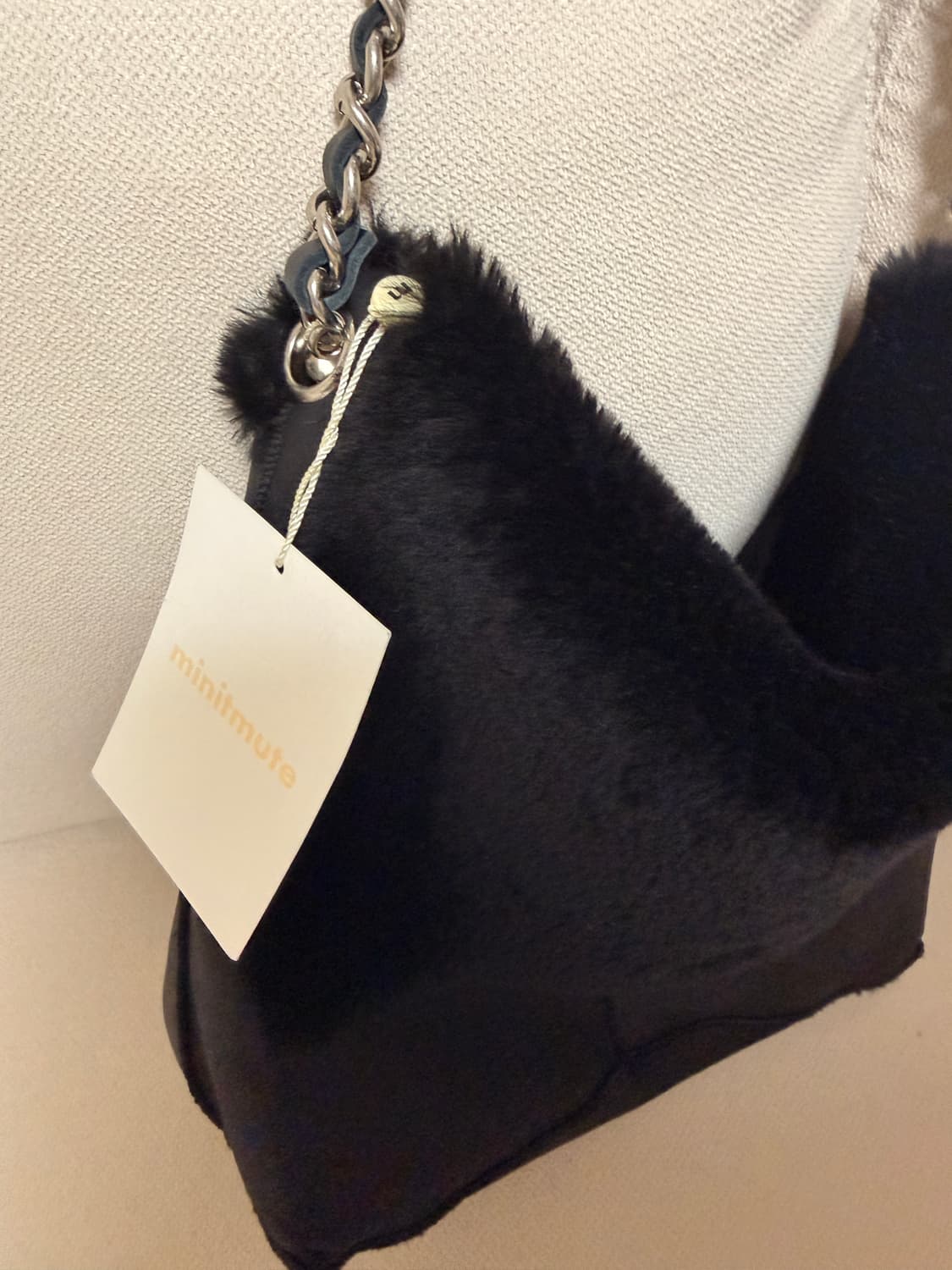 미닛뮤트 fable 무스탕 chain back black 상품이미지2