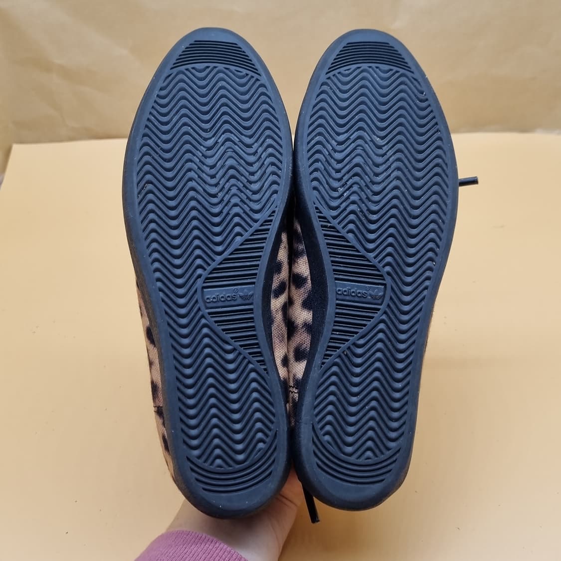 아디다스 레오파드 스니커즈 220 상품이미지3