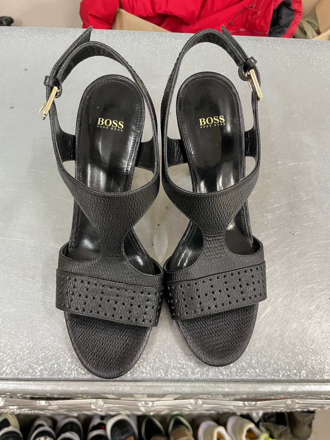 휴고 보스 IRIDE 앵클 스트랩 힐 37 상품이미지5