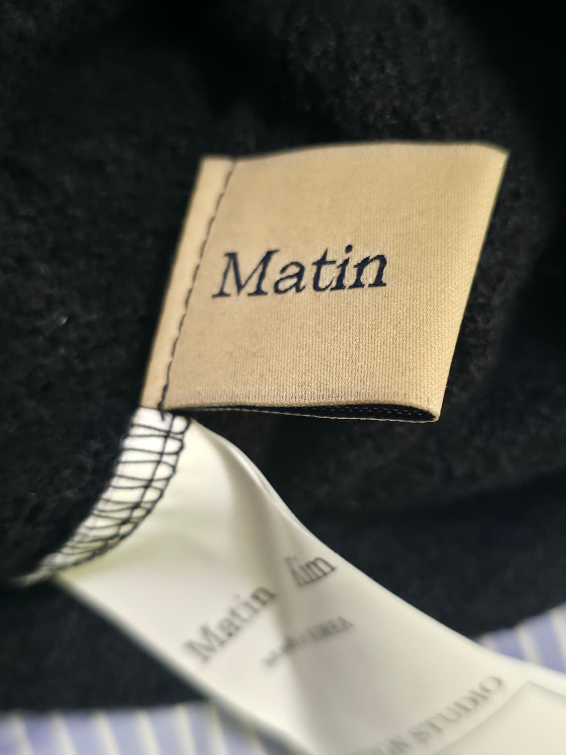 Matin Kim 마뗑킴 블랙 텍스처 니트 상품이미지5