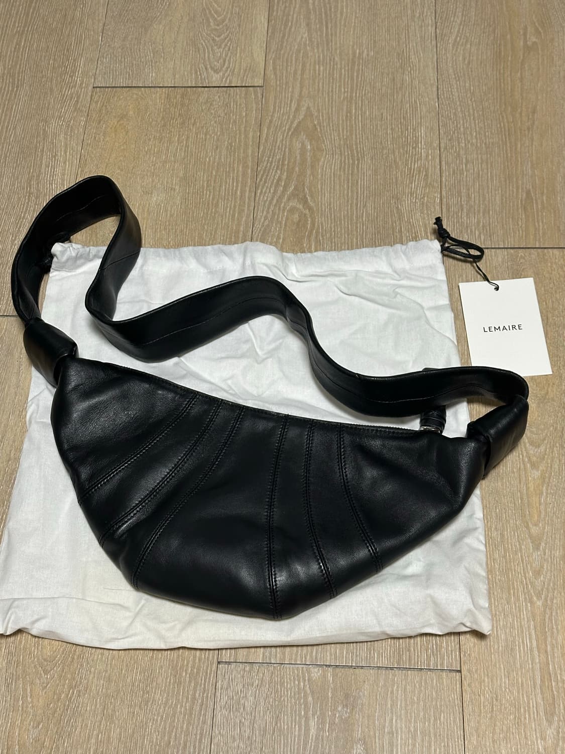 lemaire small croissant bag black 상품이미지1