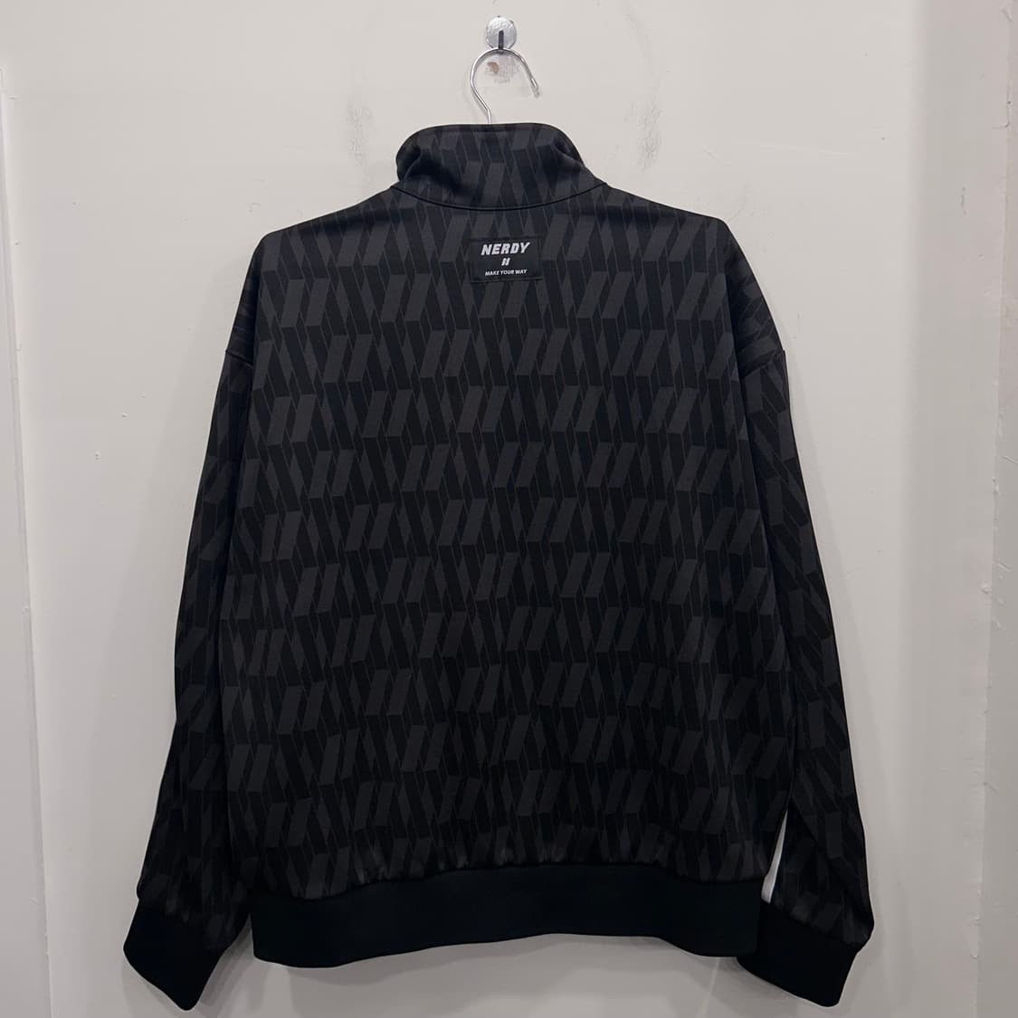 널디 지오매트릭 트랙 하이넥 져지 상품이미지5