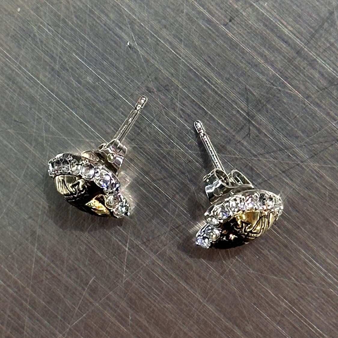 비비안웨스트우드 골드 하트 큐빅 귀걸이 상품이미지3