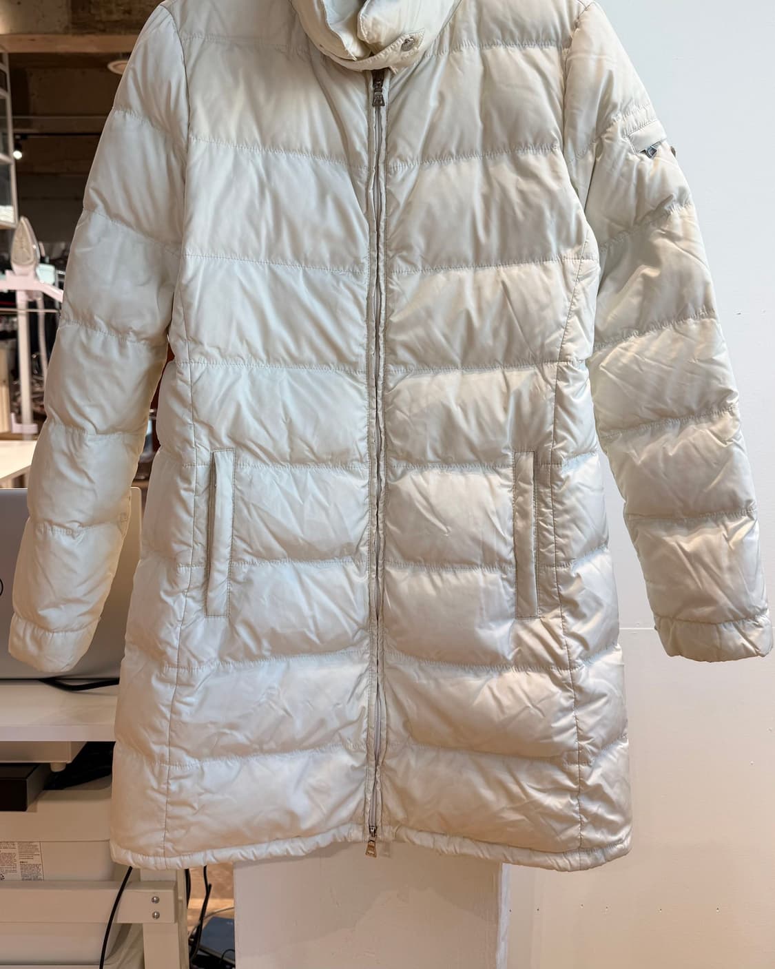 프라다 화이트 폭스 나일론 패딩 점퍼  상품이미지6