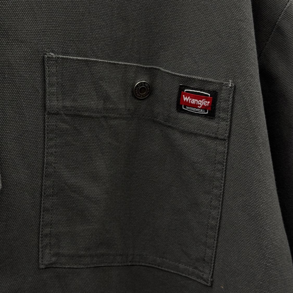 랭글러 후드자켓 워크포켓 로고패치 셔츠 디테일 차콜 상품이미지6