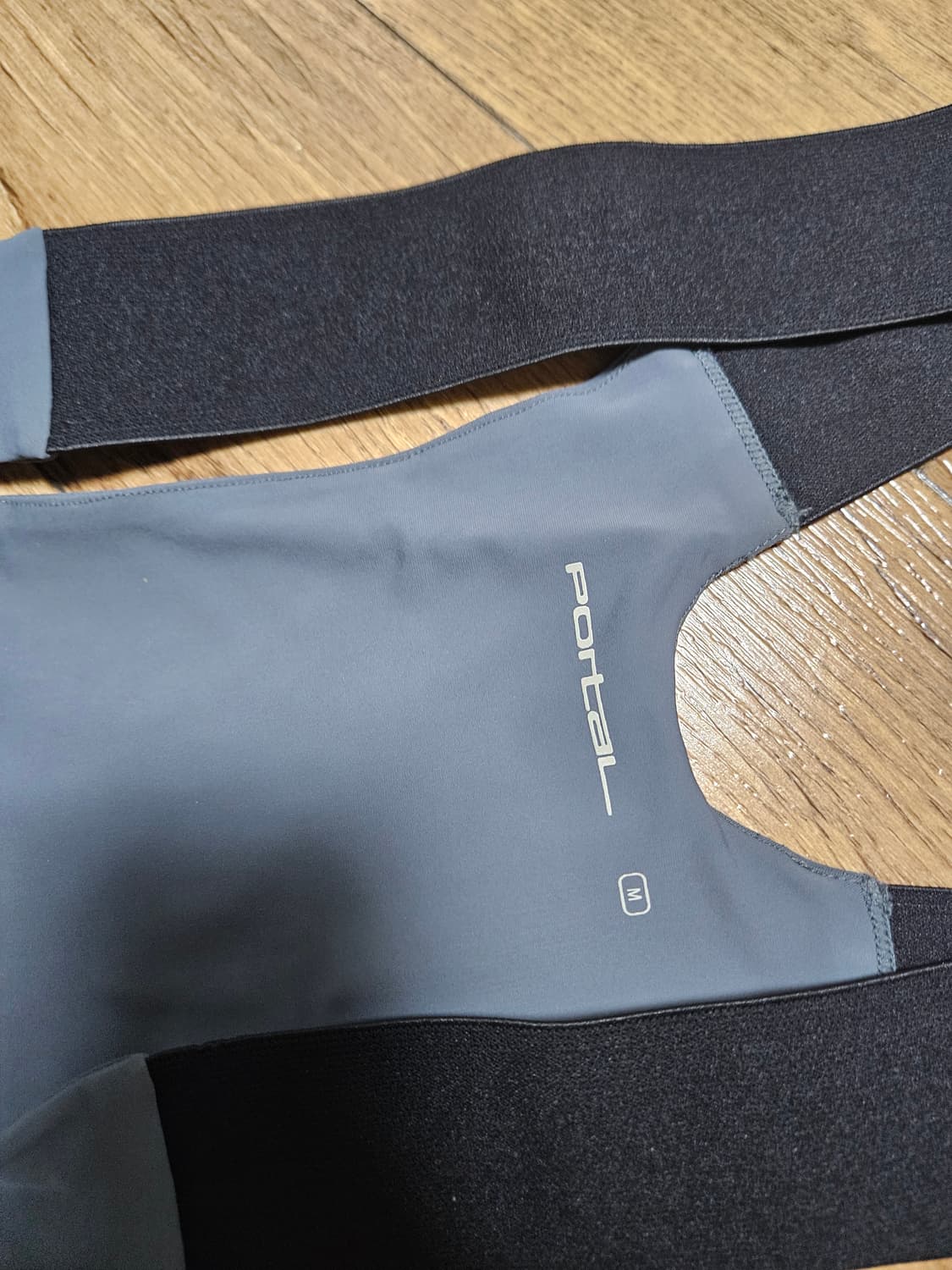 포탈 빕 시착만 해본 새제품 M 사이즈 팝니다. 상품이미지3