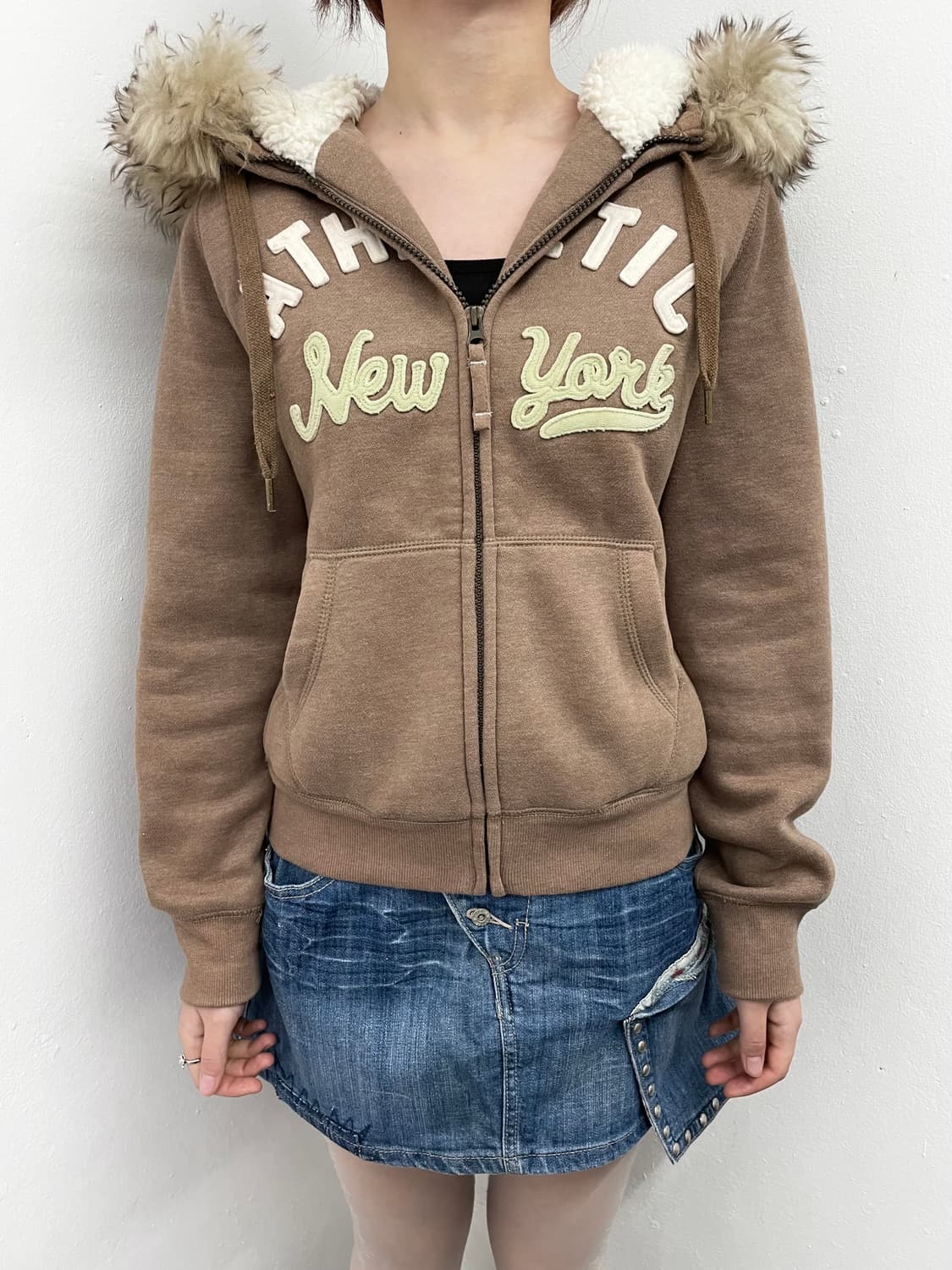 스파오 어센틱 로고 울프죠 집업 상품이미지1