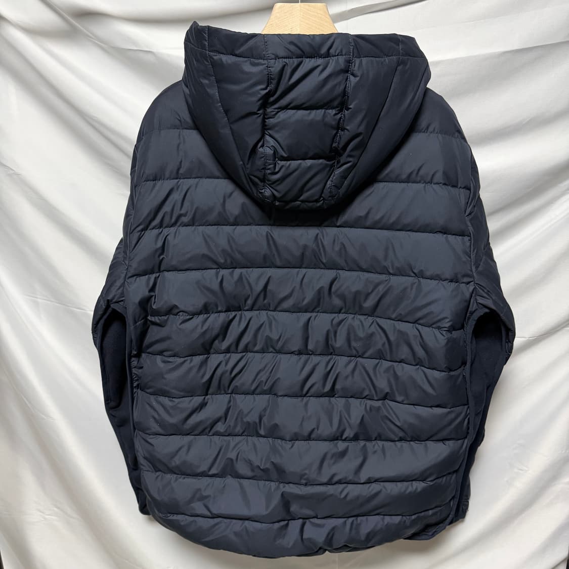 [S+급/3] 톰브라운 후드 경량패딩 네이비 상품이미지4