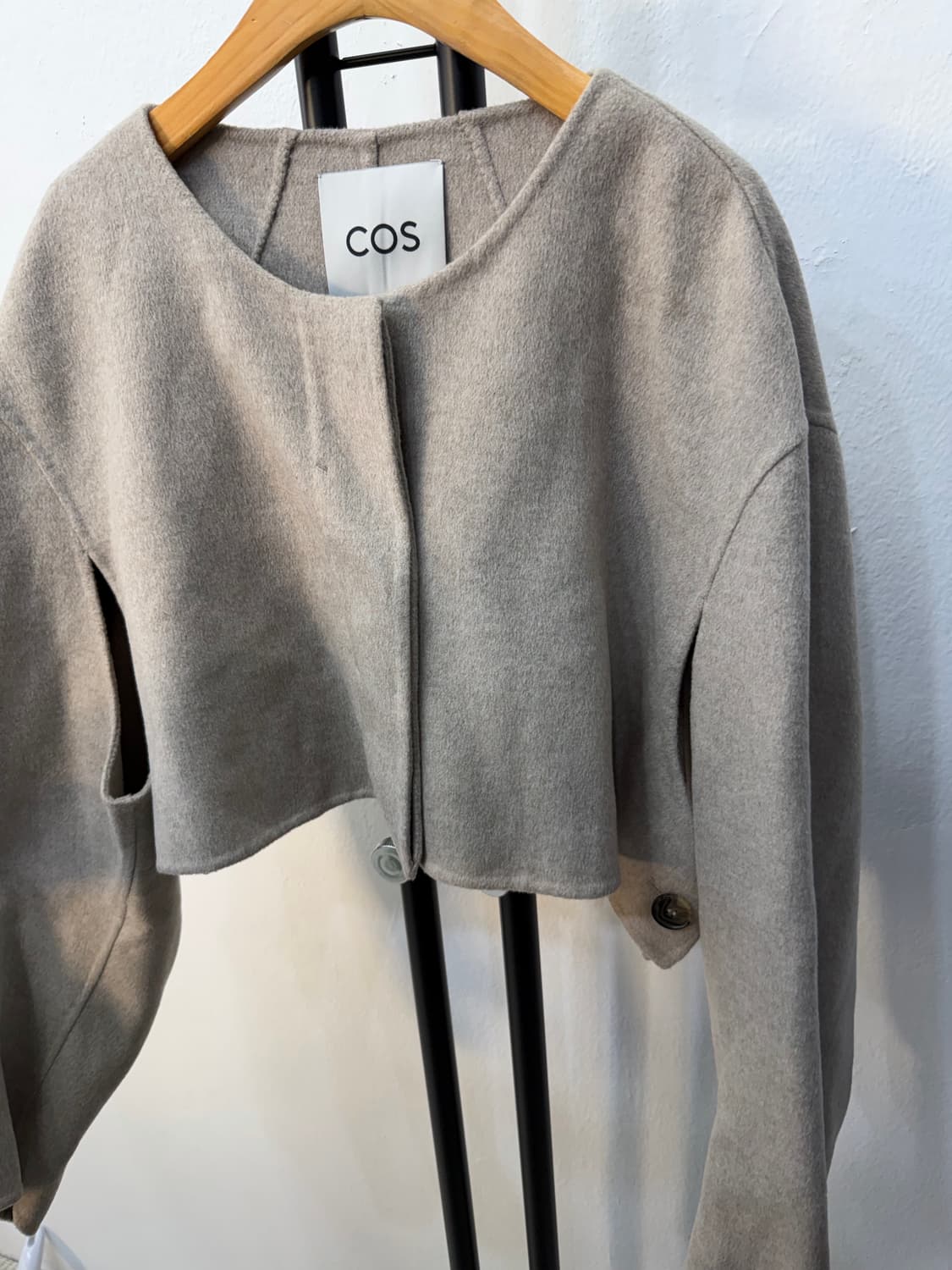 정품) COS 코스 베이지색 크롭자켓 M/L 상품이미지3