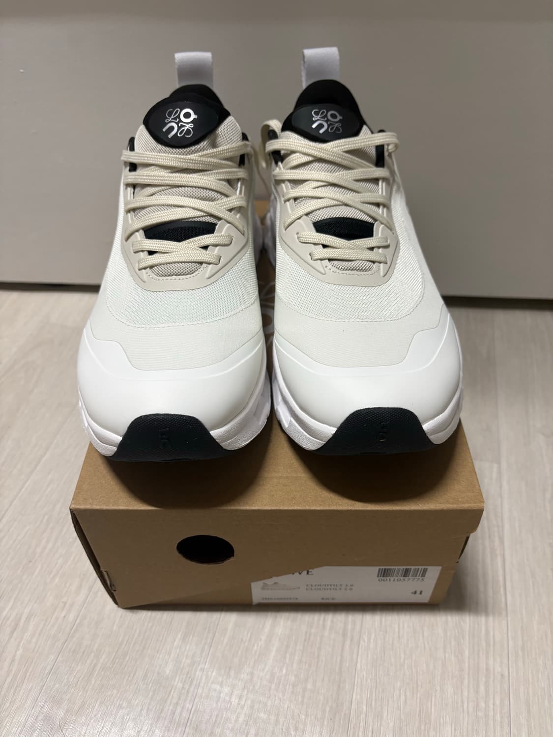 로에베 온 러닝화 상품이미지1