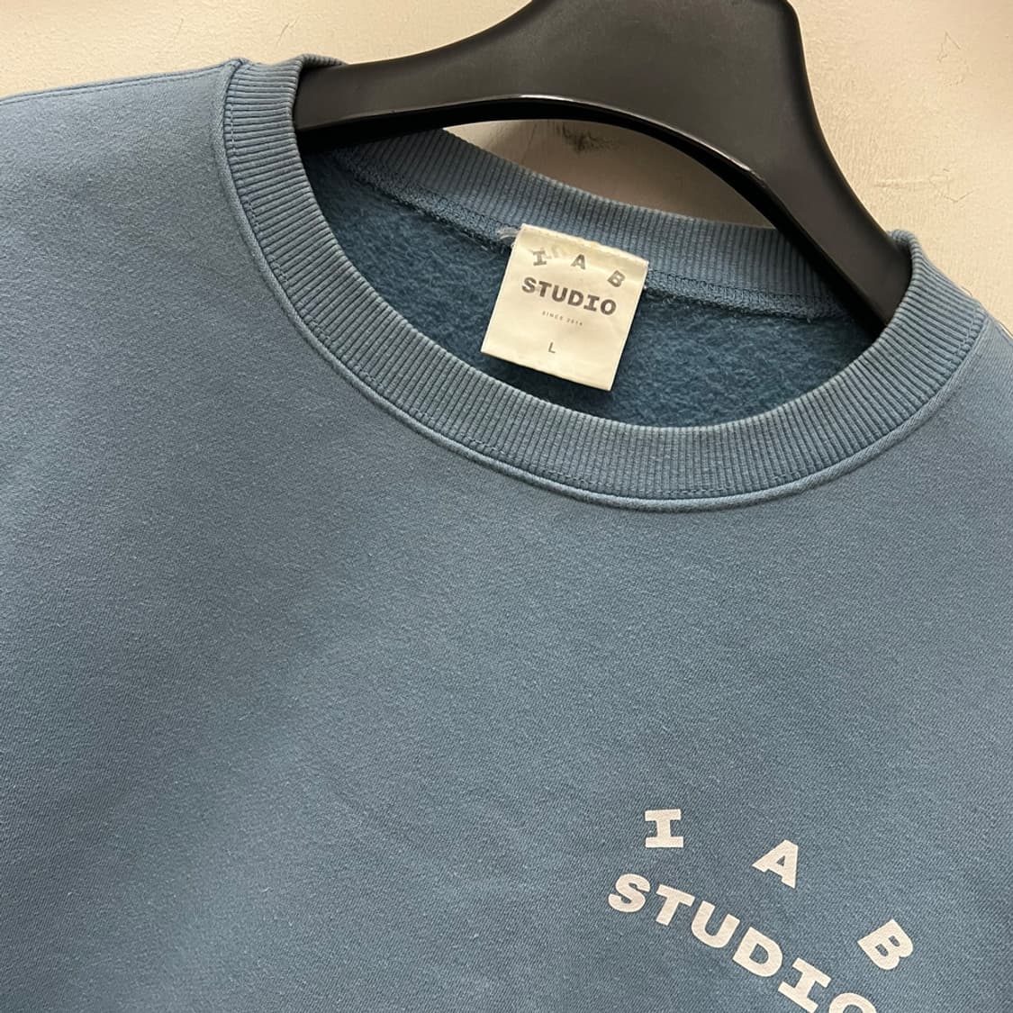 아이앱스튜디오 스카이블루 맨투맨 L 상품이미지4