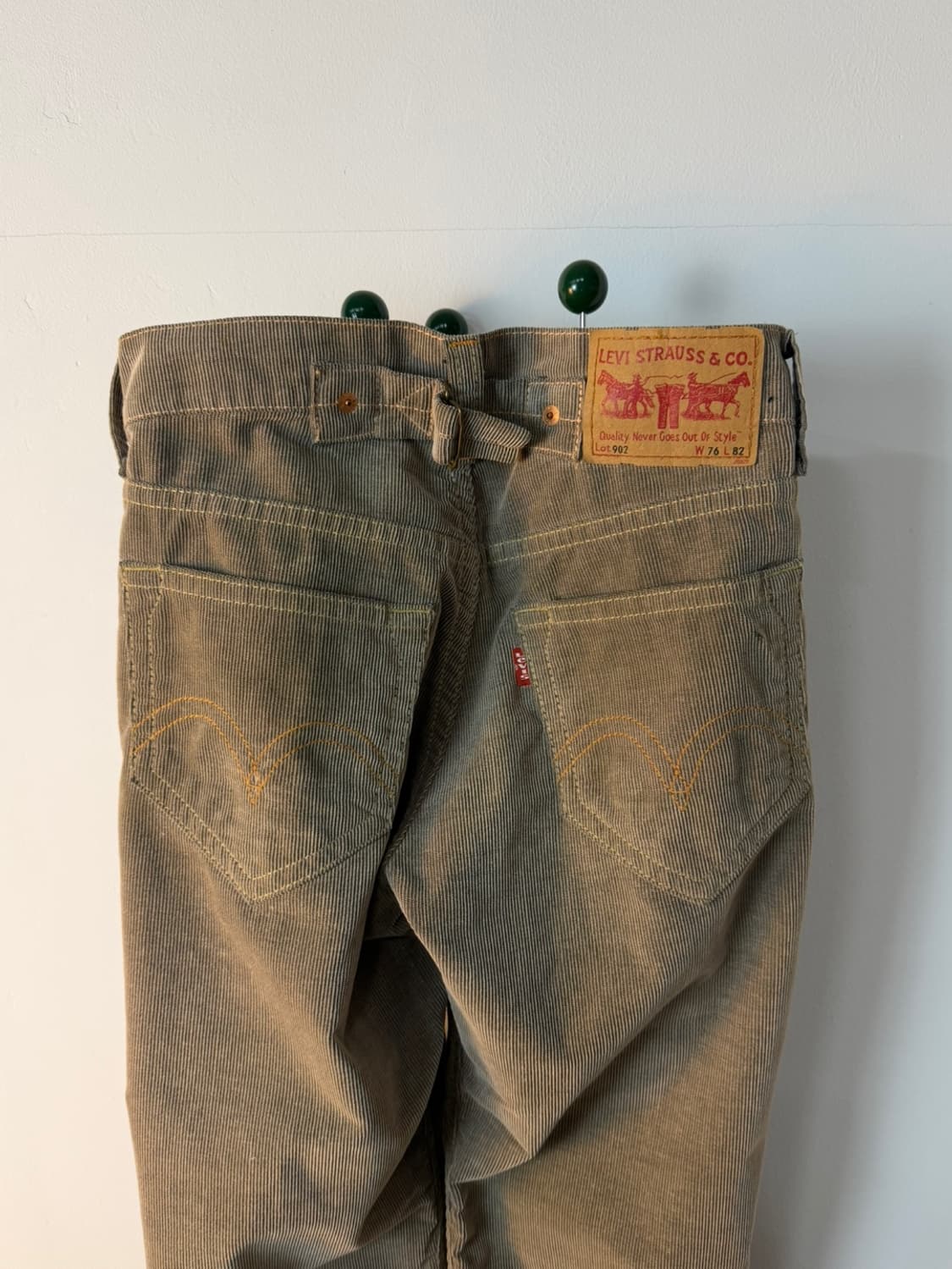 리바이스 902 신치 백 코듀로이 팬츠  상품이미지1