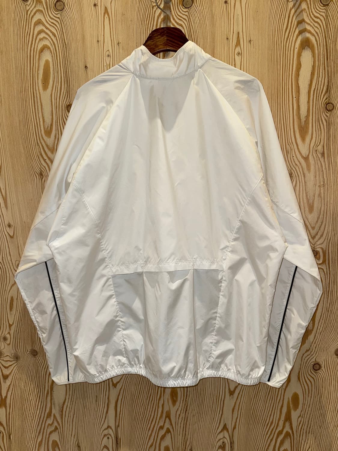 나이키 트랙 클럽 스톰핏 러닝 자켓 상품이미지3