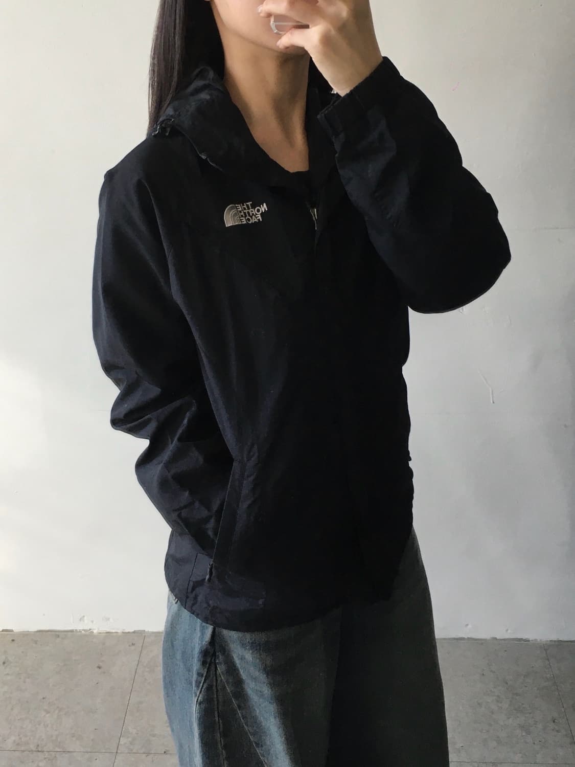 노스페이스 로고 후드바람막이 상품이미지2