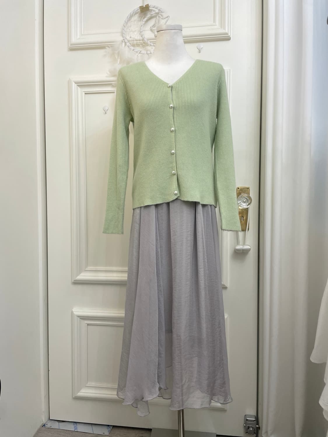 white green pearl button basic cardigan 상품이미지2