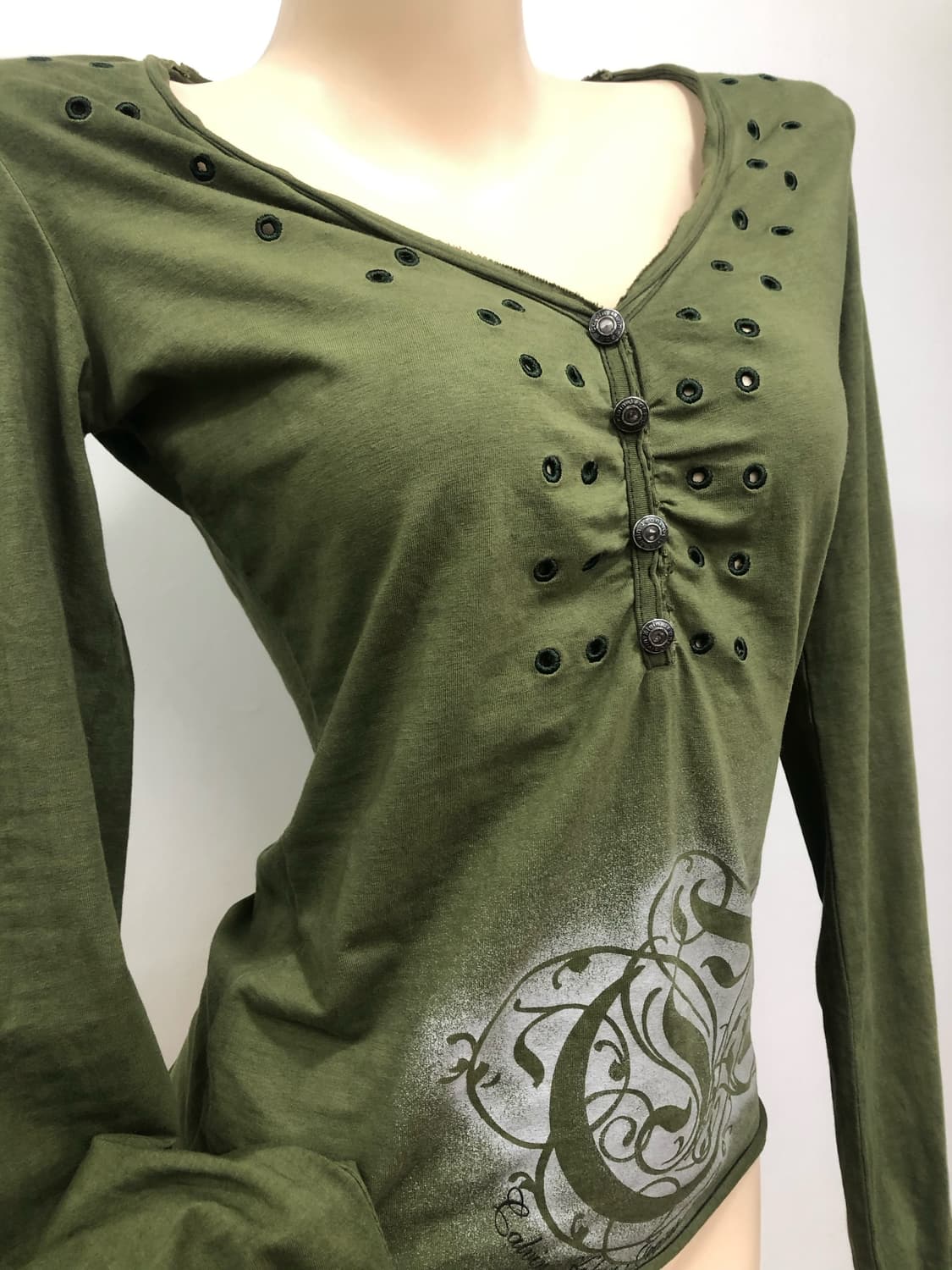 calvin klein y2k graphic khaki long slee 상품이미지3