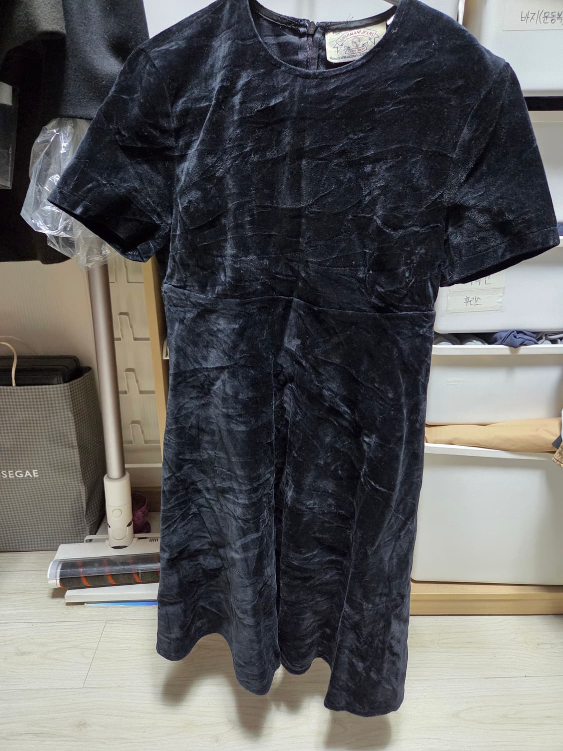 아르마니 진스 블랙 벨벳 원피스 xs사이즈 상품이미지1