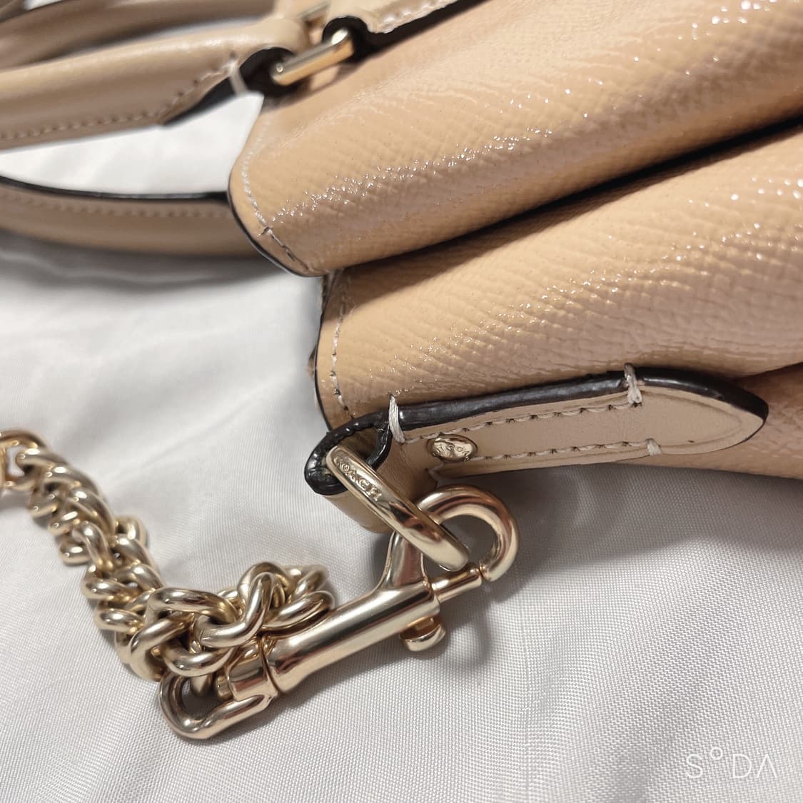 코치 베이지 크로스백 상품이미지6