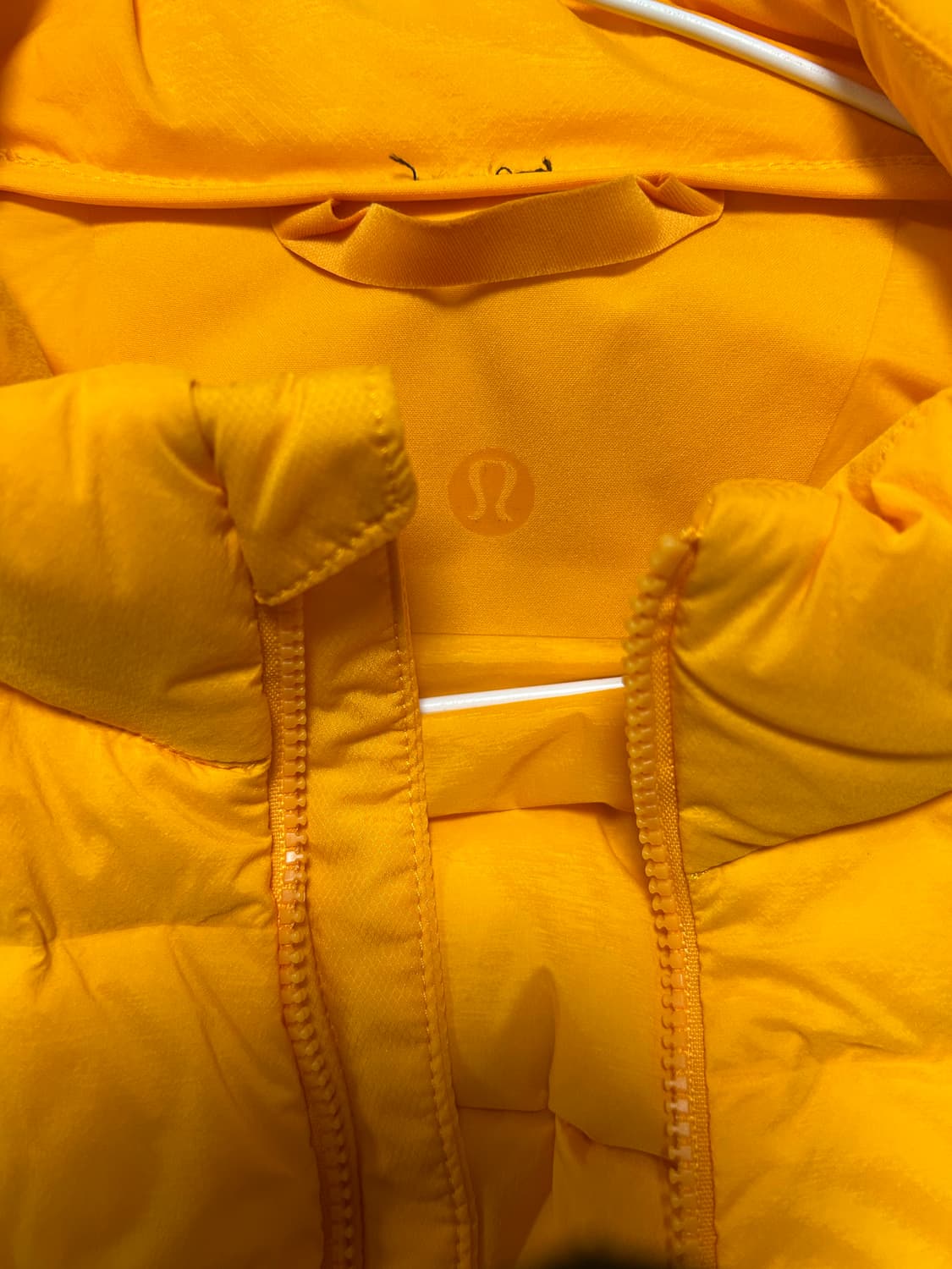 룰루레몬 경량패딩 옐로우 상품이미지2