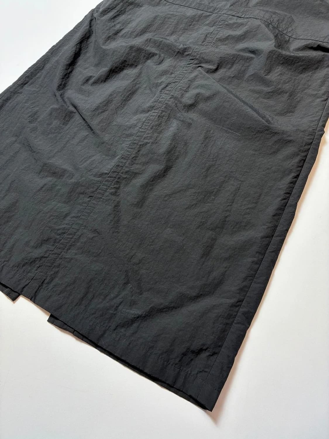 킴마틴 24ss 피그먼트 다잉 폴드오버 맥시 롱 나일론스커트 PN9121 상품이미지4