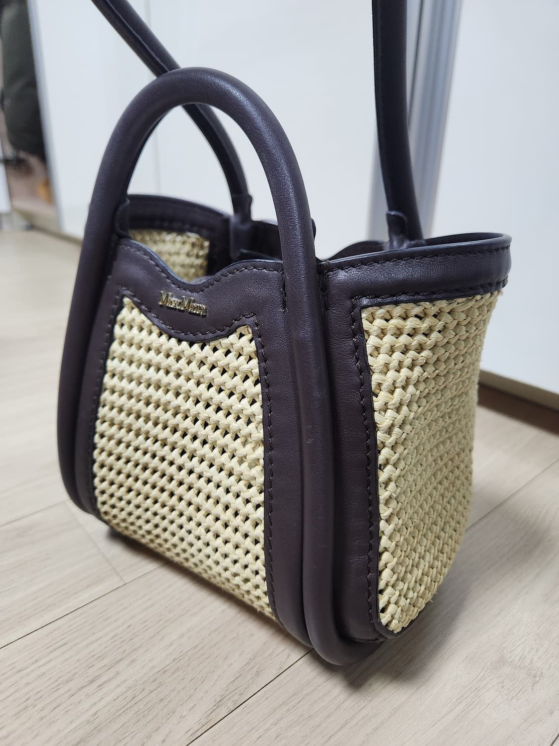 막스마라 라피아 이펙트 토트백 상품이미지2