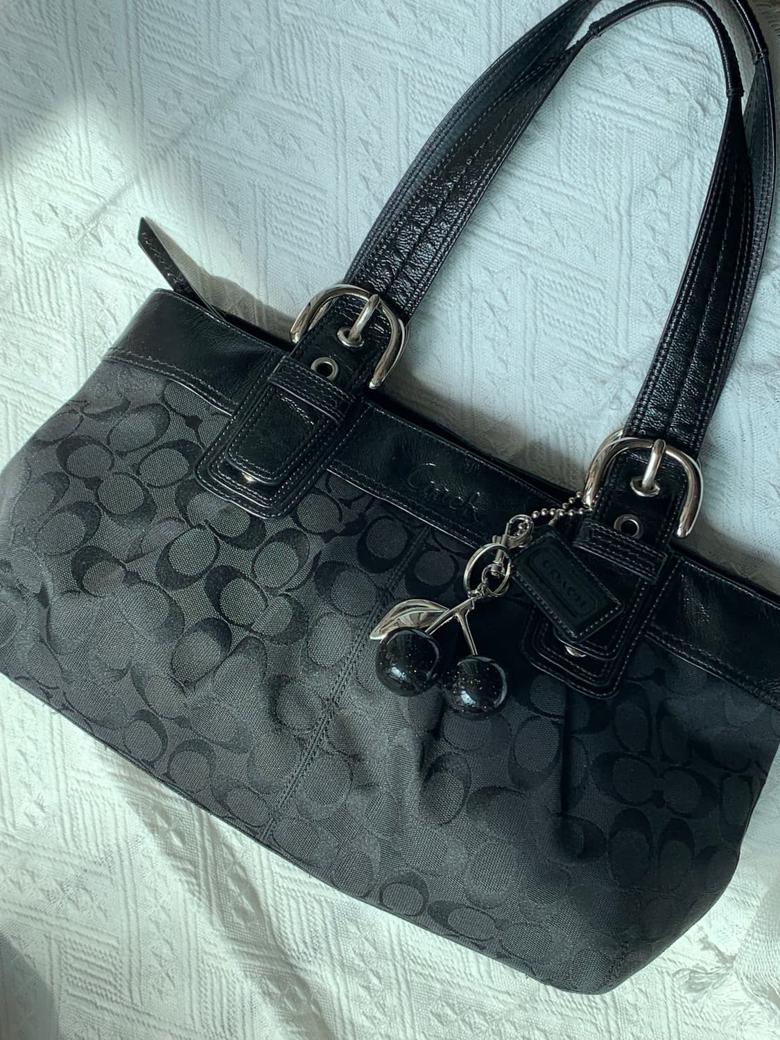 희귀 🖤 Coach 시그니처 올블랙 숄더백 상품이미지2