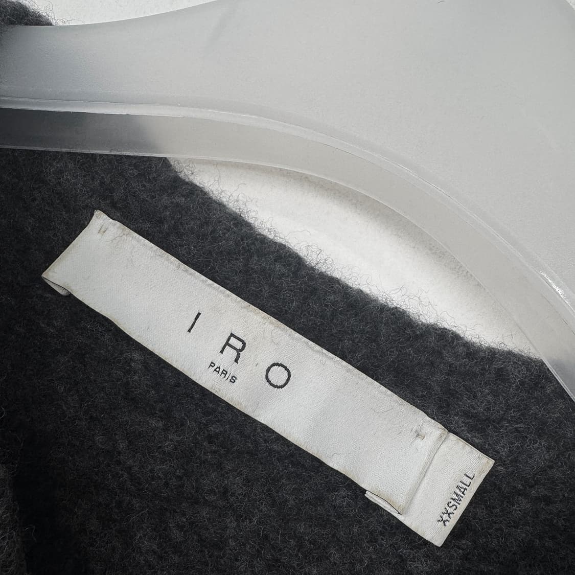 이로 IRO 퍼프 슬리브 니트 탑 상품이미지4