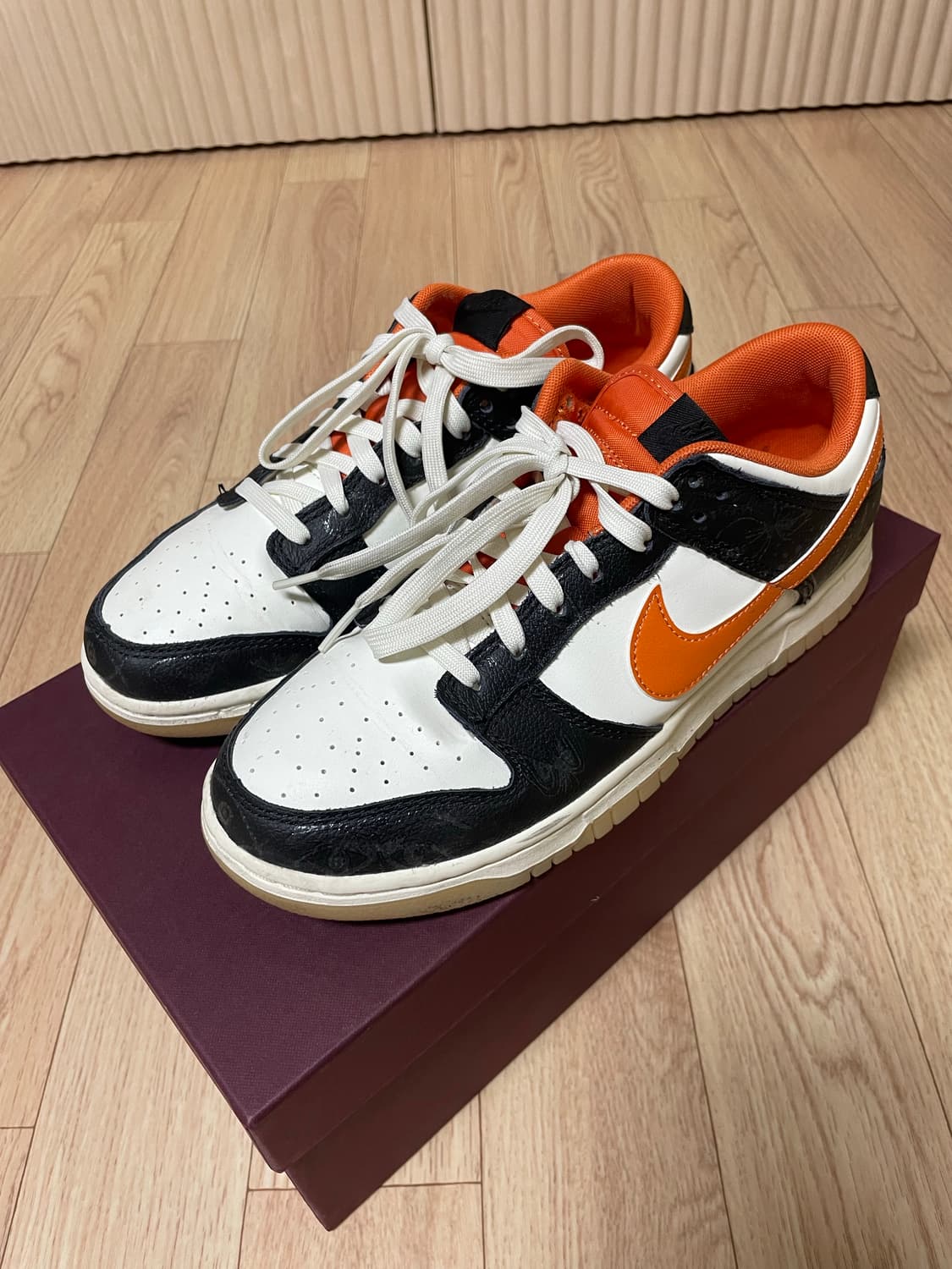 나이키 덩크 로우 레트로 프리미엄 할로윈 상품이미지1
