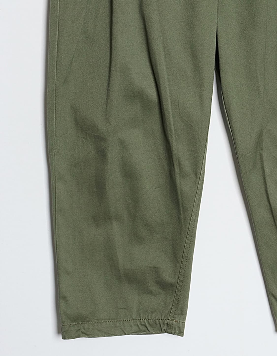 mat quotidien Tuck Tapered Chino (28) 상품이미지3
