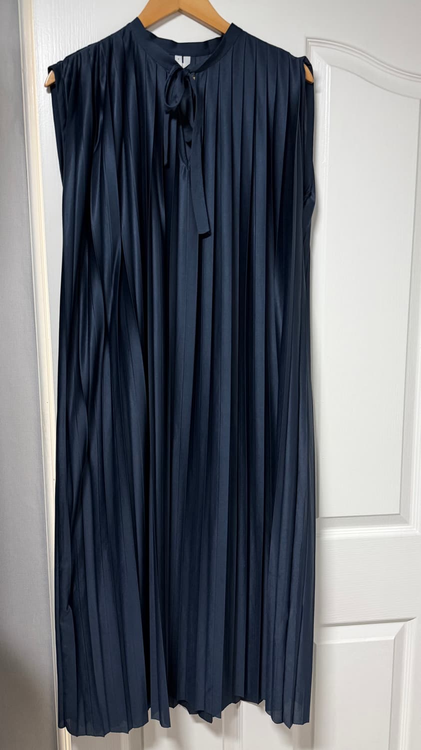 아르켓 arket 네이비 플리츠 원피스 상품이미지1