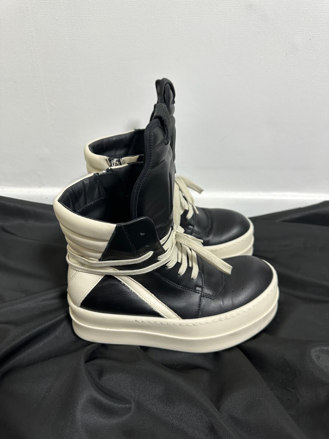 릭오웬스 메가범퍼 지오바스켓 블랙밀크 [37] 상품이미지2