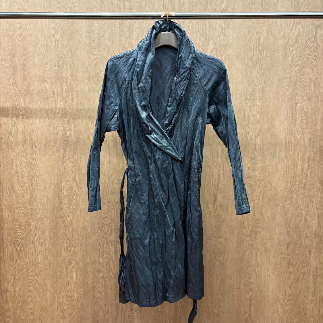 스피치오 숄카라 크링클 랩 코트 세로 주름 텍스처 허리 스트랩 그레이 상품이미지2