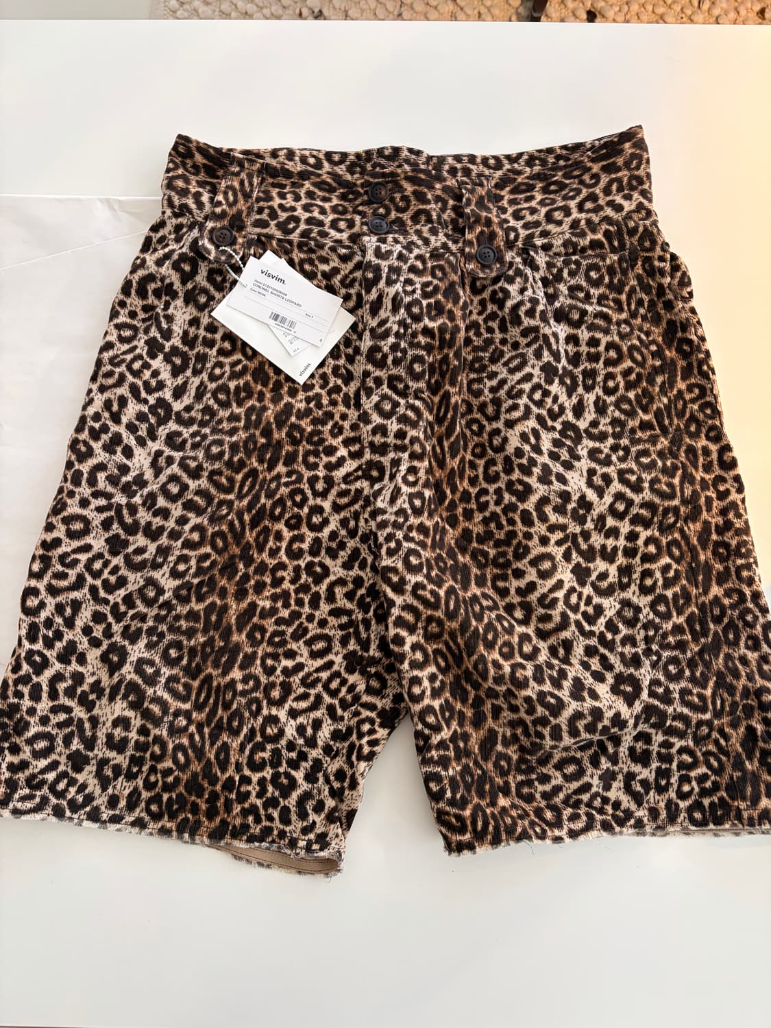 비즈빔 23ss 코로넬 쇼츠 상품이미지1