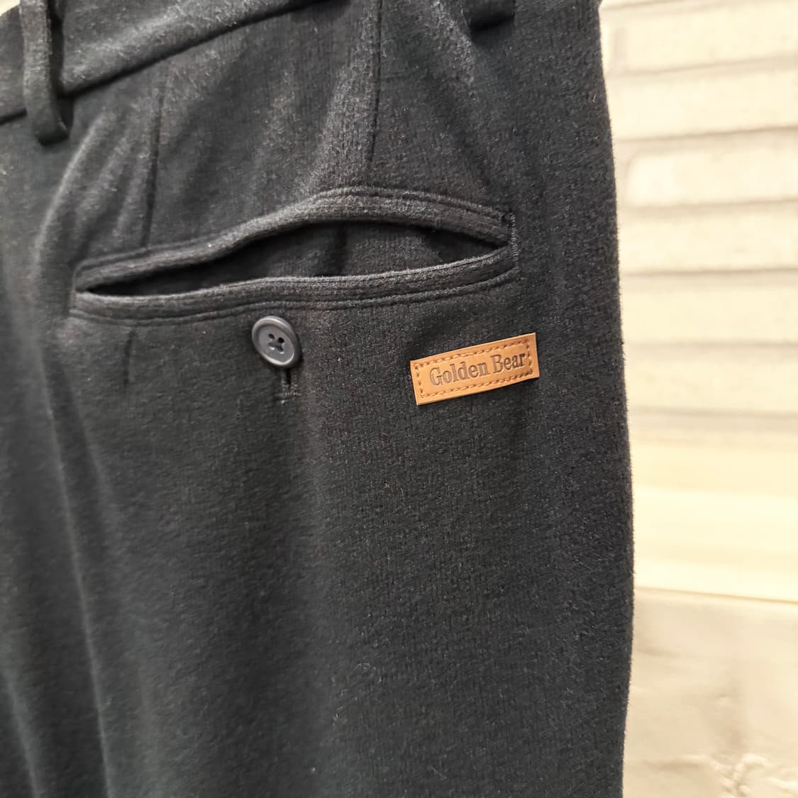 Golden Bear 골든베어 클래식핏 스판 슬랙스 핀턱 디테일 블랙 상품이미지6