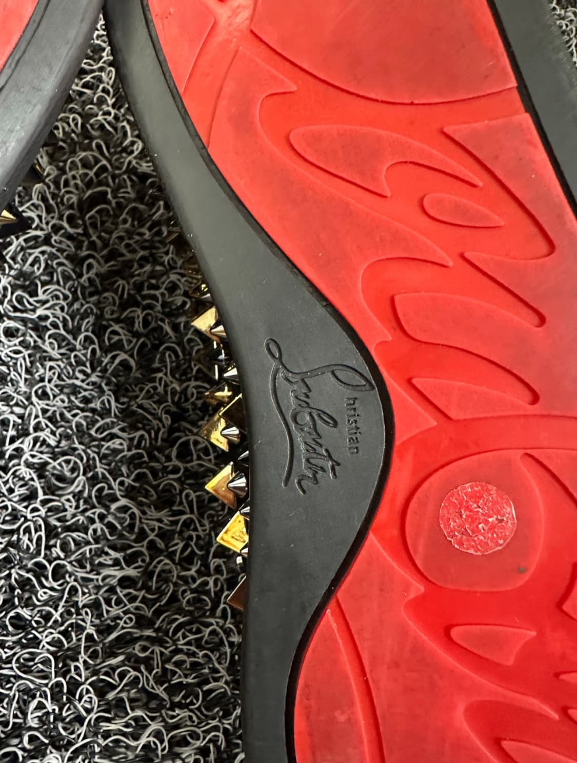 크리스찬 루부탱 스터드 로퍼 블랙 상품이미지6