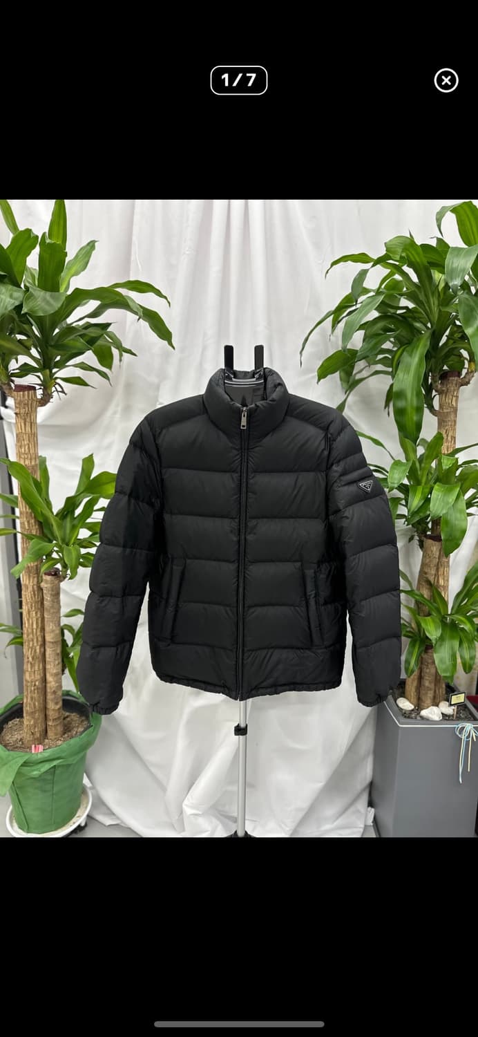 (52) 프라다 트라이앵글 로고 다운 패딩 상품이미지1