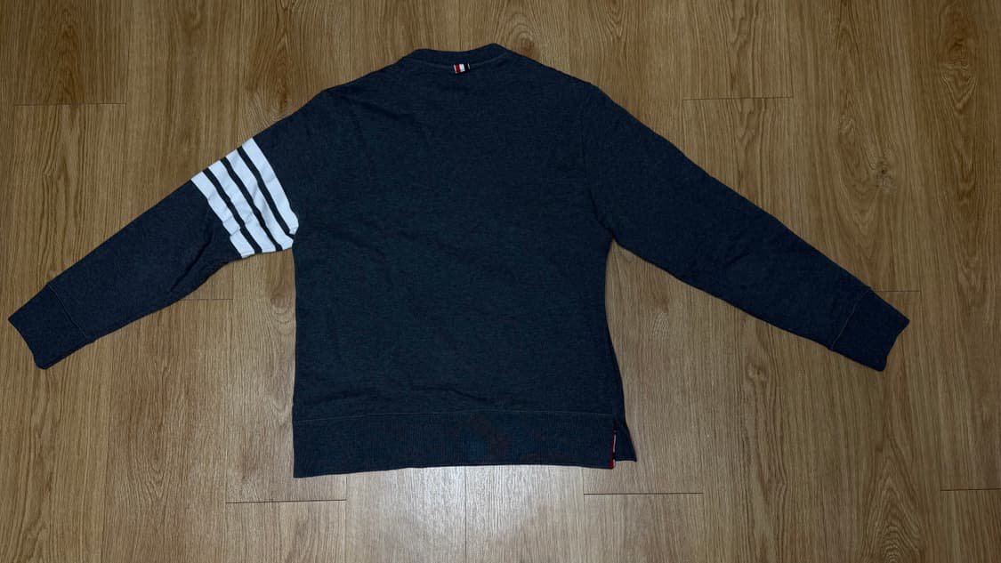 톰브라운 클래식 루프백 4-바 스웨트셔츠 - Dark Grey 상품이미지2